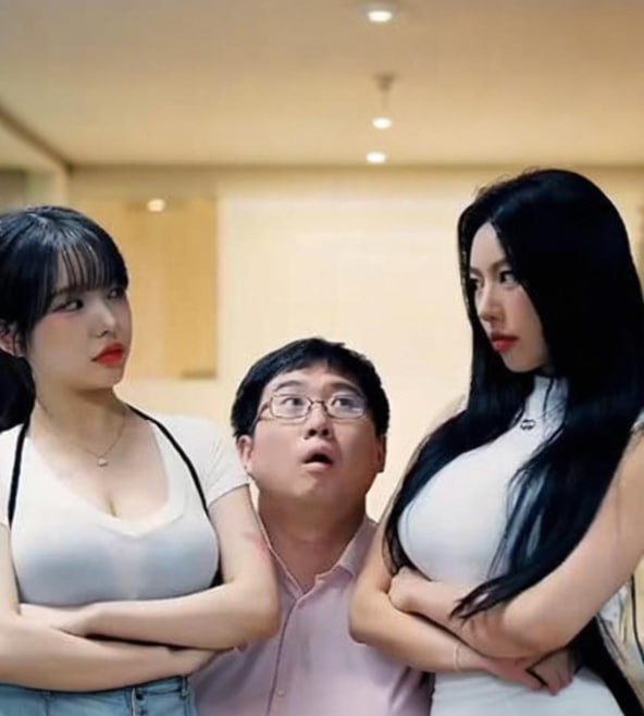 睡了女上司(2025)海报
