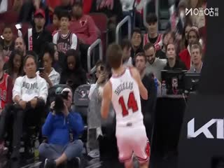 NBA季前赛 步行者VS马刺 20251018海报