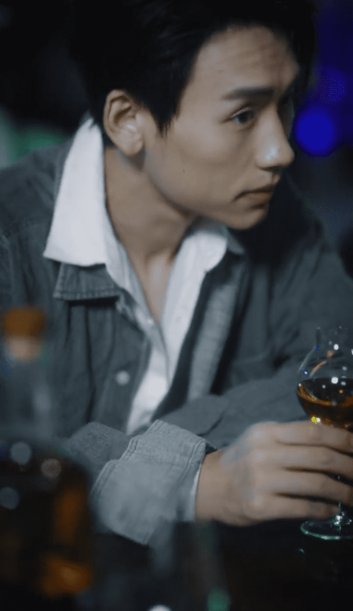 向光而行(短剧版)(2025)海报