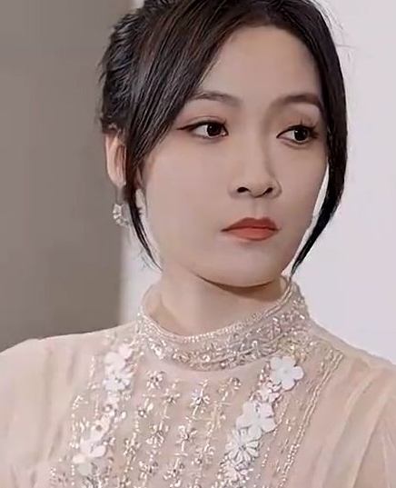 千金归来夫人她A爆全球(2023)海报
